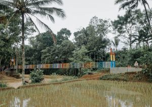Fokus Pada Implementasi ESG, Telkom Bangun Fasilitas Umum, Perbaikan Rumah hingga Jalan di Pedesaan