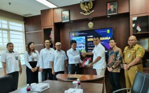 Bupati Natuna, Wan Siswandi Serahkan LKPD Tahun 2022 ke BPK Kepri