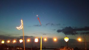 Fenomena Bulan Sabit Didampingi Bintang Terlihat Jelas di Batam