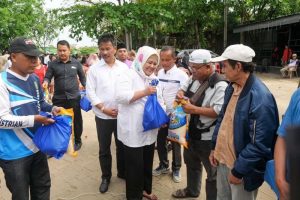 Dari Galang hingga Bengkong, Marlin Giat Bagi-bagi Sembako Bersubsidi