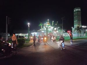Polres Lingga Terjunkan Personel Dalam Pengamanan Salat Tarawih Selama Ramadan