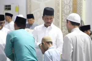 Tarawih Perdana, Kepala BP Batam Ingatkan Masyarakat Jaga Kekompakan dan Toleransi
