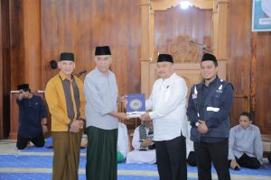 Peringati Nuzulul Qur’an, Bupati Natuna Serahkan Bantuan Paket Sembako dari BPKH untuk Masyarakat