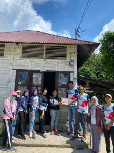 Komunitas Dabo Runners Berbagai Sembako