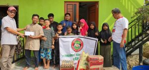 Perkumpulan Kawan Lama Batam Salurkan Bantuan di 27 Panti Asuhan, Panti Jompo hingga Ratusan Fakir Miskin