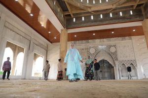 Marlin Bahagia, Masjid Raja Hamidah yang Ia Bangun Nampak Elok Berdiri