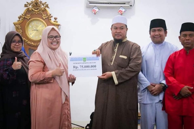 Bantu yang Membutuhkan: Marlin Safari Ramadan di Bengkongkolam