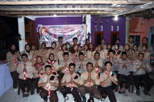 Kapolres dan Saka Bhayangkara Kwarcab Lingga Berbagi Takjil