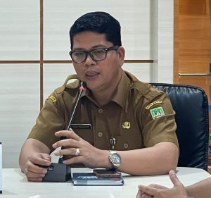 Pemko Batam Pusatkan Salat Id di Tiga Lokasi, Rudi dan Amsakar Salat Berjemaah di Masjid Sultan