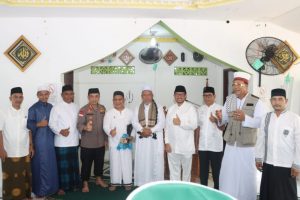 Ketua DPRD Kota Batam dan Kapolresta Barelang Salat Ied di Simpang Dam