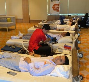 Peringati Hari Palang Merah Sedunia, HARRIS Resort Barelang Batam Gelar Donor Darah