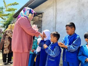 Kunjungi Dua TK di Karimun, Marlin Ucapkan Terima Kasih untuk Guru