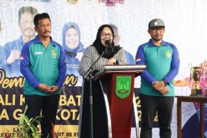 HMR & Marlin Buka Turnamen Voli Piala Wali Kota & Ketua GOW Batam 2023