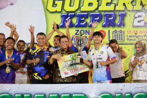 Gubernur Ansar Ahmad Tutup Kejuaraan Bola Voli Piala Gubenur Cup Zona V Natuna