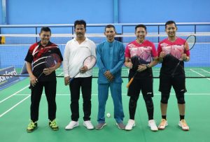 Kepala BP Batam Main Badminton Bersama Menteri Singapura, Puji Perkembangan Batam