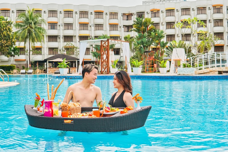 Lezatnya Sarapan Saat Staycation di HARRIS Resort Waterfront Batam, Bisa di Kamar, Cafe hingga Kolam Renang