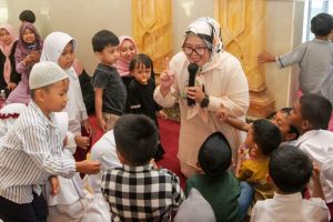 Senangnya Wagub Marlin Lihat Anak-anak Dibawa ke Masjid