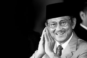 Melihat Rempang dan Teori Balon B.J Habibie