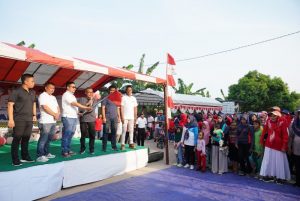 Lepas Gerak Jalan Santai, Jefridin Ajak Warga Perumahan Tiban Global Jaga Kekompakan