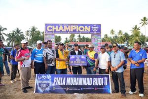Turnamen Sepak Bola Piala Muhammad Rudi Desa Kote 2023 Berlangsung Meriah