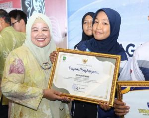 Marlin & HMR Serahkan Anugerah bagi Atlet, hingga Pelatih Berprestasi