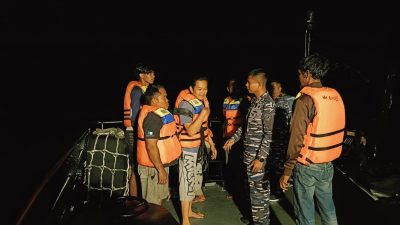 Kapal Tenggelam di Tanjung Datu, Enam ABK Berhasil Diselamatkan KRI Lepu-861