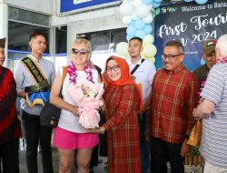 Sekda Jefridin Sambut Wisman Pertama Berwisata ke Batam, Target 2 Juta  Kunjungan di 2024