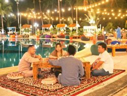 Nikmatnya Berbuka Puasa di Pinggir Kolam Renang HARRIS Resort Waterfront Batam, Reservasi di Sini !