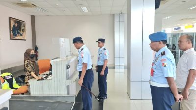 Beri Pelayanan Terbaik, Danlanud RSA Natuna Cek Kesiapan Bandara Raden Sadjad Jelang Mudik Lebaran