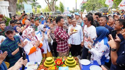 Sekda Jefridin Dampingi Wali Kota Batam Muhammad Rudi Terima Aksi Damai Buruh