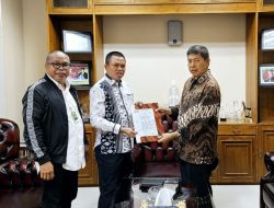 Pengurus BPW KKSS Kepri Terima SK dari Ketua Umum KKSS