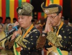 Kapolda Kepri dan Bupati Lingga Dianugerahi Gelar Adat oleh Kesultanan Riau-Lingga