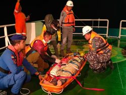 Tim SAR Gabungan Natuna Berhasil Evakuasi ABK Kapal Tanker Kasima yang Keracunan di Perairan Pulau Sekatung