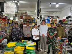 Kapolsek Bunguran Barat dan Forkopimcam Kawal Ketersediaan Bahan Pokok Jelang Nataru