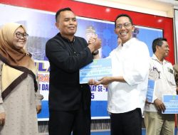 Wako Batam, Amsakar Bagikan Insentif RT, Per Orang Rp 3 Juta