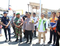 Kapolresta Barelang, Kombes Zaenal Arifin Tinjau Kesiapan Arus Balik  di Pelabuhan Roro Telagapunggur