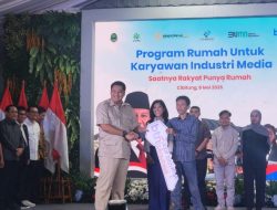 Dampingi Menteri Serahkan Kunci, Ketua Umum PWI pusat Hendry Ch Bangun: Wartawan Agar Manfaatkan Program Rumah Subsidi