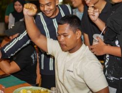 Pemuda Tanjung Riau Juarai Mukbang Challenge di Angkringan Teras Harris Batam Center 
