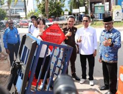 Pemko Batam Libatkan Kejari Batam Segel Reklame Tak Berizin