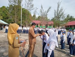 Kadis Pendidikan Natuna Tekankan Pendidikan Karakter Saat Buka MPLS di SMPN 2 Bunguran Timur