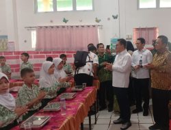 Mendag Budi Santoso Tinjau Program MBG di Sekolah Ibnu Sina Batam, Gerakkan Seluruh Ekosistem