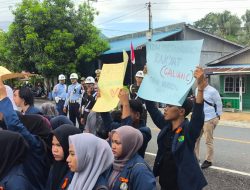 Mahasiswa STAI dan HMI Natuna Geruduk DPRD, Desak Percepatan Anggaran dan Kenaikan Gaji Guru.