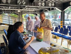Pupuk Indonesia Salurkan 2.574 Paket Beras SPHP, Masyarakat Senang Dapat Harga Murah