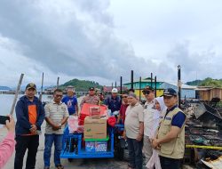Sekda Natuna Tinjau Lokasi Kebakaran di Sedanau, Serahkan Bantuan untuk Warga Terdampak
