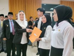 Bupati Cen Sui Lan Serahkan SK PPPK: ASN Harus Jadi Ujung Tombak Pelayanan Publik
