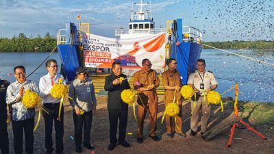 Pertama di ASIA, Gubernur Ansar Lepas Ekspor Perdana Ayam Hidup ke Singapura