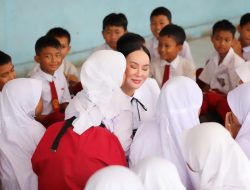 Li Claudia Tekankan Gotong Royong untuk Pendidikan yang Lebih Baik