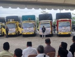 Amsakar Lepas Bantuan IKSB Batam untuk Korban Bencana di Sumbar, Sembako 7 Truk Plus Uang Rp 300 Juta