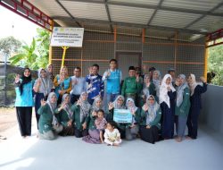PLN Batam Peduli Lingkungan, Serahkan Dukungan untuk Unit Bank Sampah Sukadamai