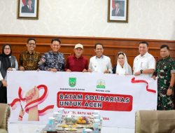 Amsakar-Li Claudia Salurkan Bantuan Rp 4,8 M, Wagub Aceh Titip Salam untuk Warga Batam